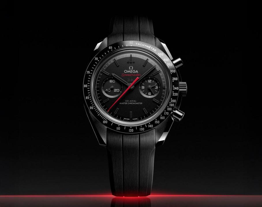 Omegg_a Speedmaster Dark Side of the Moon black white Red niddle