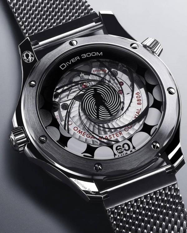 Omegg_a Seamaster Diver 300 Automatic silver blue