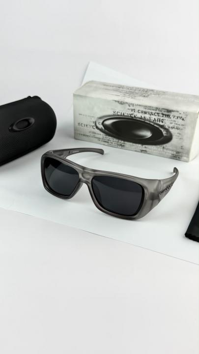 Oakliy grey black 9492-69