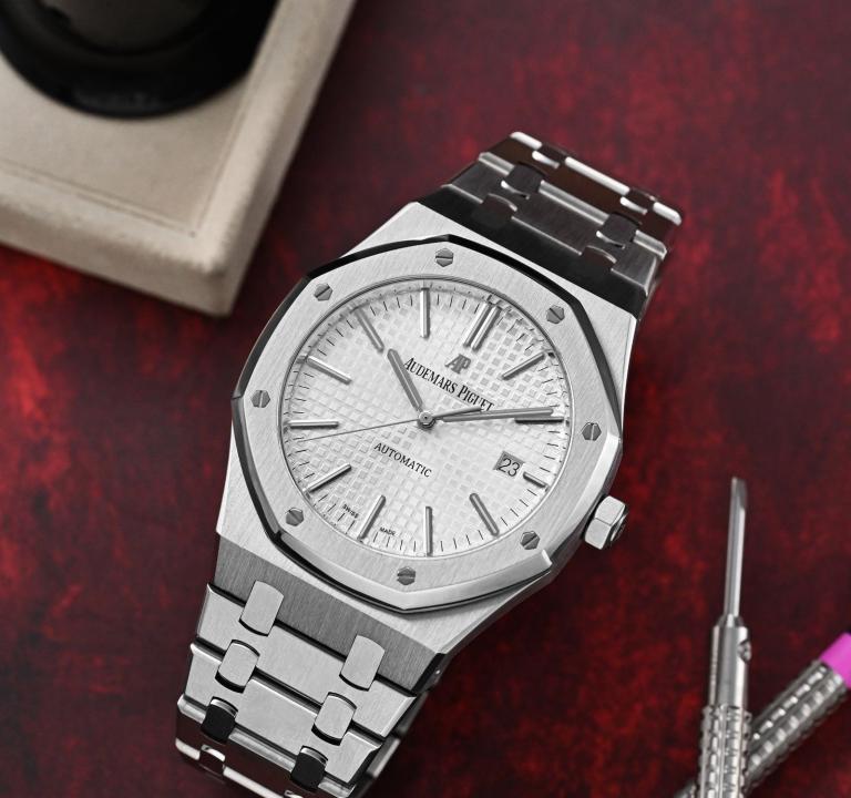 Audemars Pigueet Royal Oak FST SIlver White Dial AT471