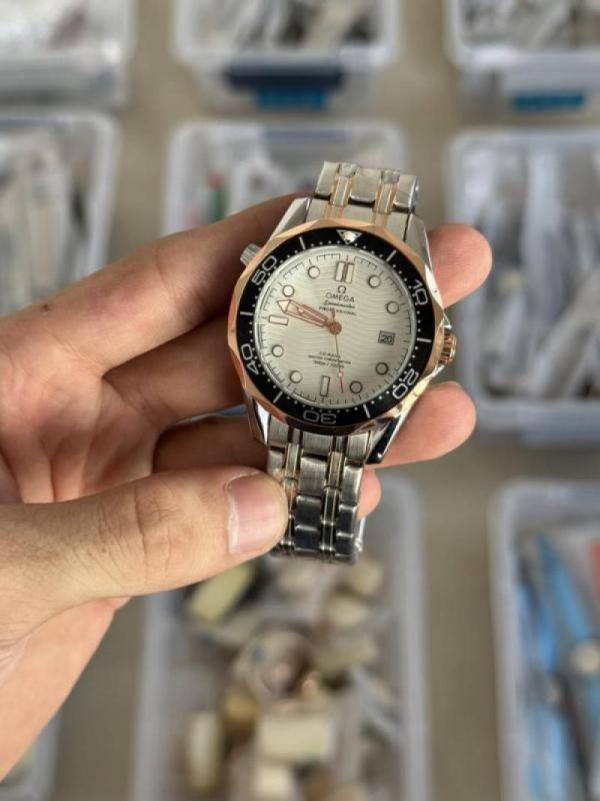 Omeg Speedmaster Automatic Open Heart Premium watch