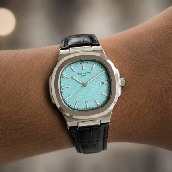 Patek Philipp Nautilus Quartz Leather