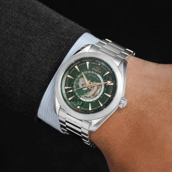 Omegga Seamaster Mens Aqua Terra Shades 150M 43 Green Dial