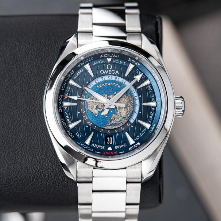 Omegga Seamaster Mens Aqua Terra Shades 150M 43 Silver Blue