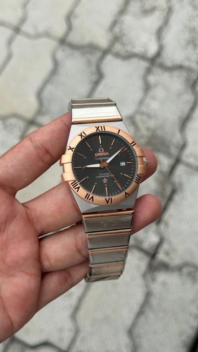 Omegg_a co-AXIal chronometer