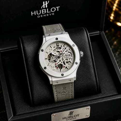 Hubllo_t Automatic