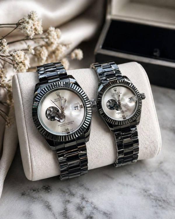 Role_ex Oyster Date Couple