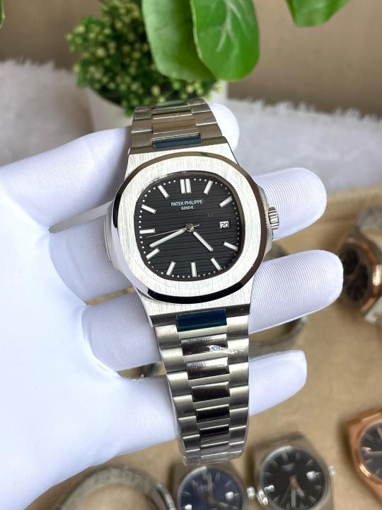 Patek Philipe Nautilus  Premium Quartz Silver Black AT470