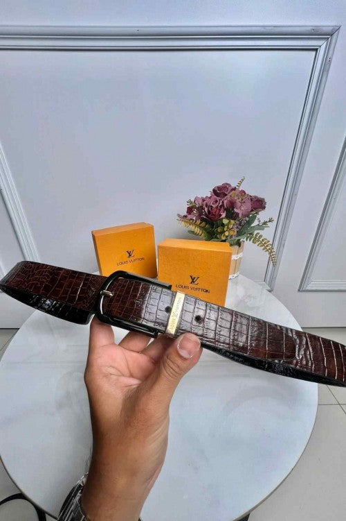 LOIUSS VUITTON REVERSE PREMIUM BELT