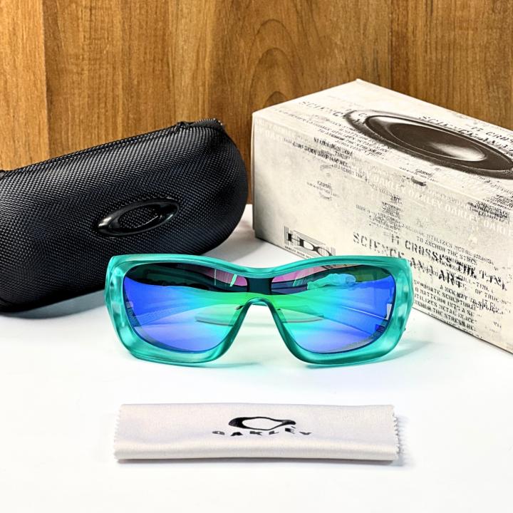 Oakle 825 green mercury
