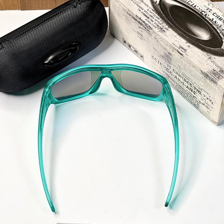 Oakle 825 green mercury
