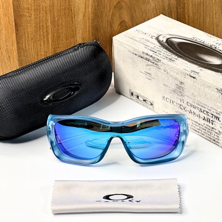 Oakle 825 matt blue mercury
