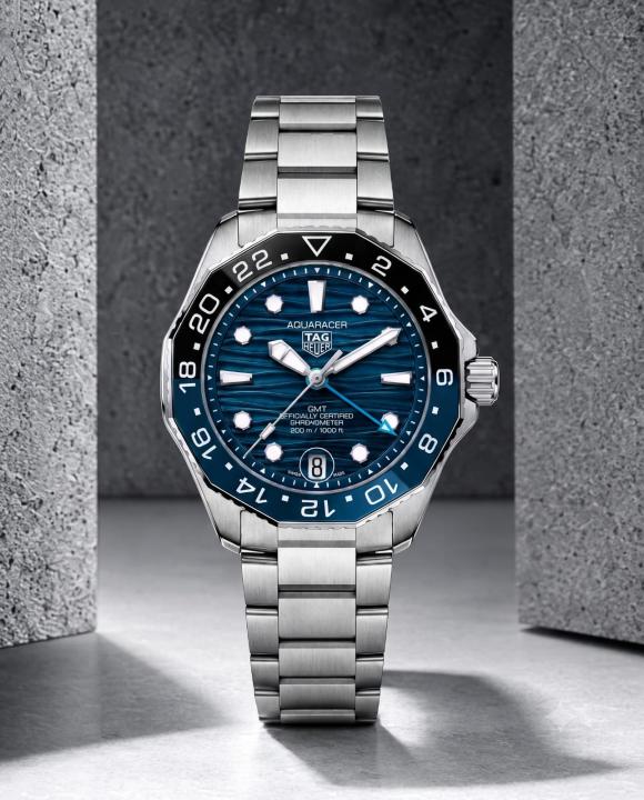 Tag_g aquaracer professional 300m date automatic japan zik zake line blue niddle