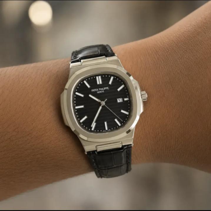 Patek Philipp Nautilus Quartz Leather