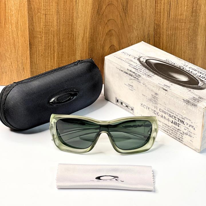 Oakle 825 matt green