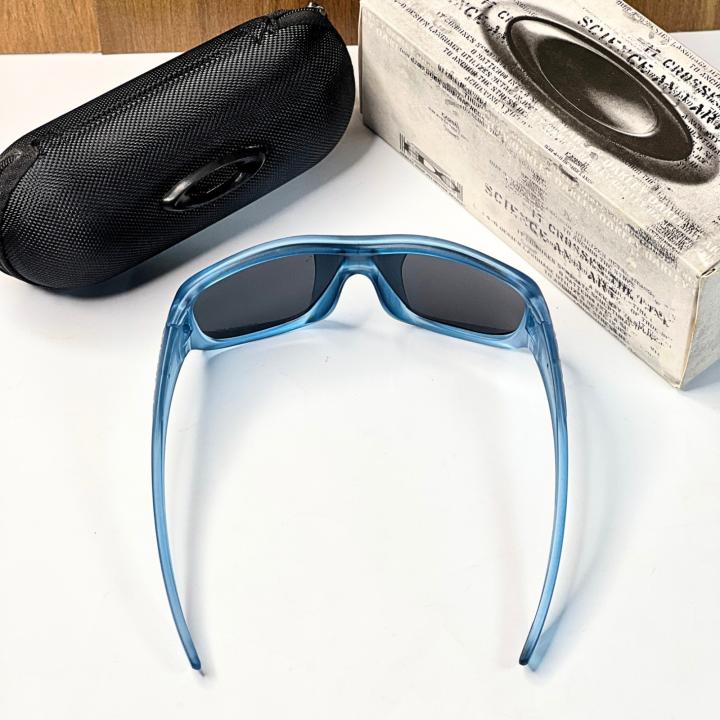 Oakle 825 matt blue