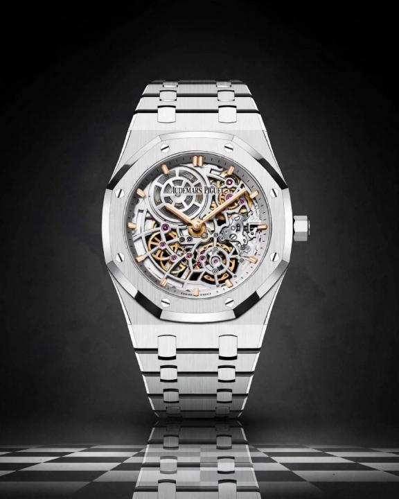 Audemar Piguet Royal Oak Jumbo Extra-Thin Openworked silver white