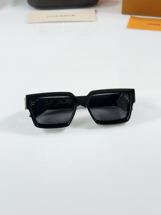 Loius Vutton 0325 Gold Black