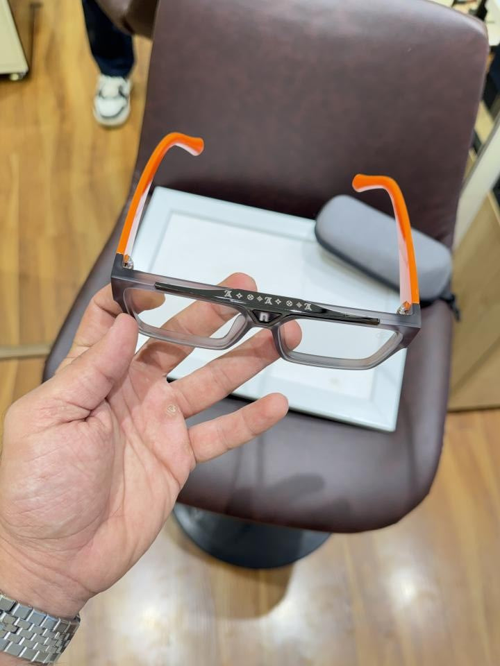 Loius vutton 1984 grey orange plano