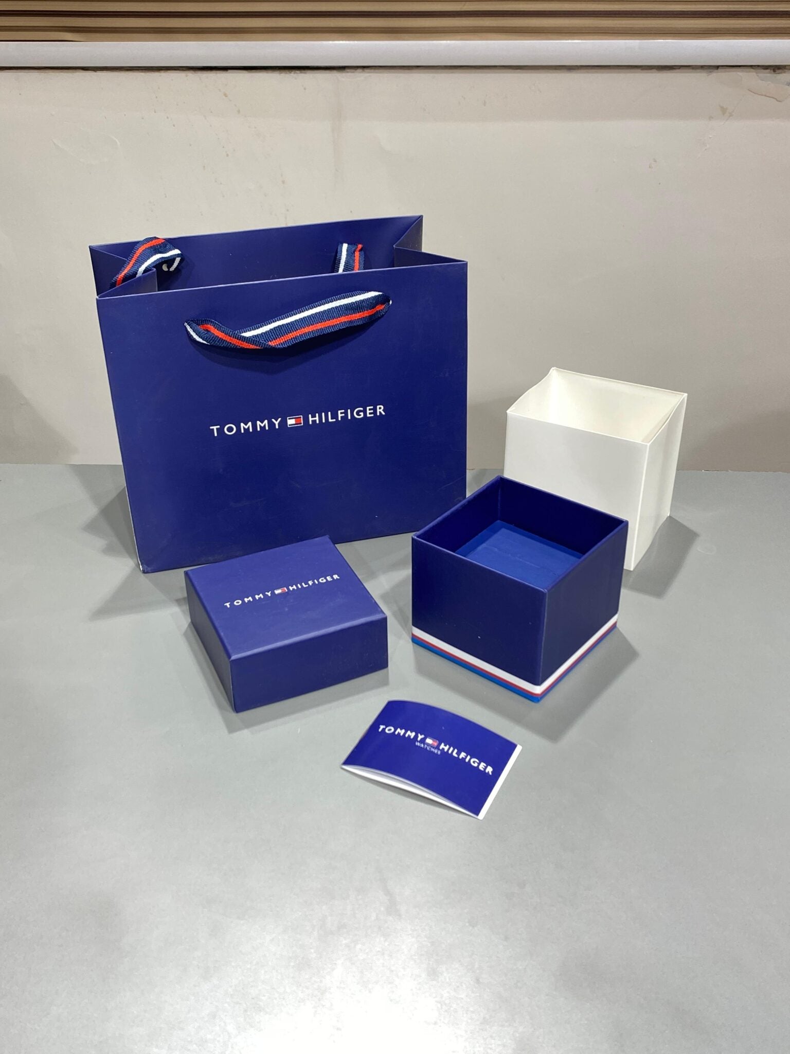 Tommy Hilfiger Box