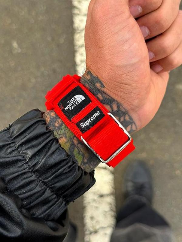 G Shock North Face x Supreme